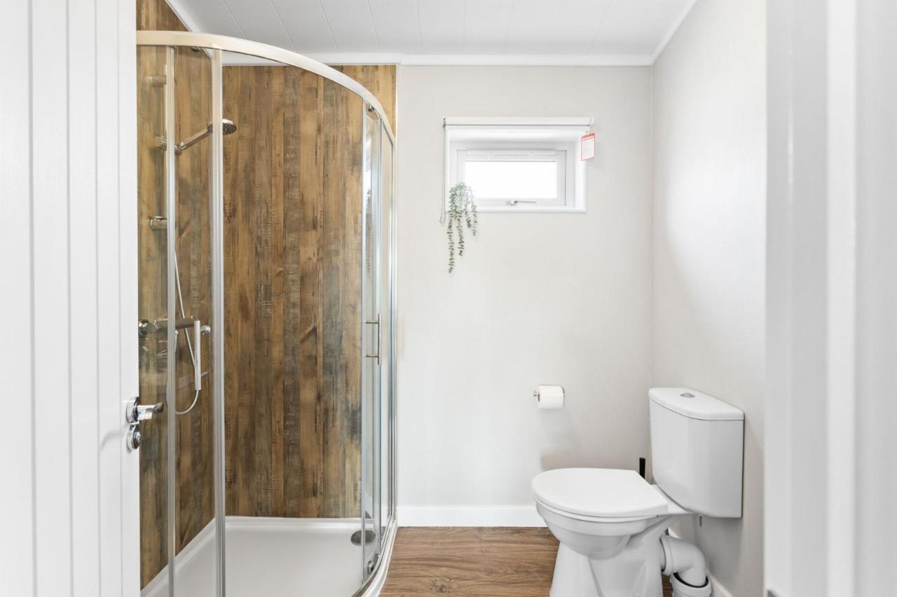 Rose Lodge, 21 Roadford Lake Lodges Lifton Extérieur photo